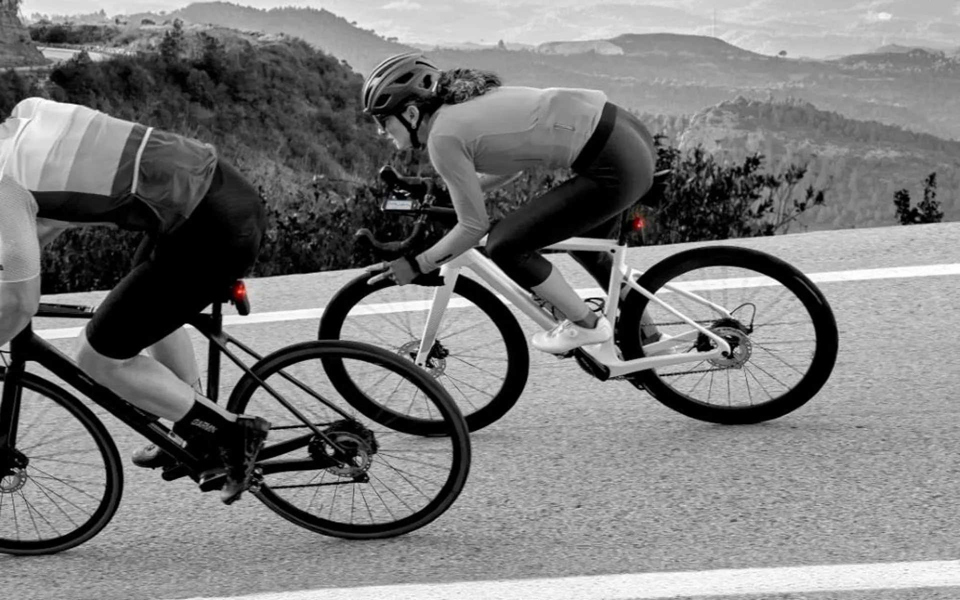 /images/myimages/garmin-varia-rtl515-radar-tail-light-3.jpg?width=1920