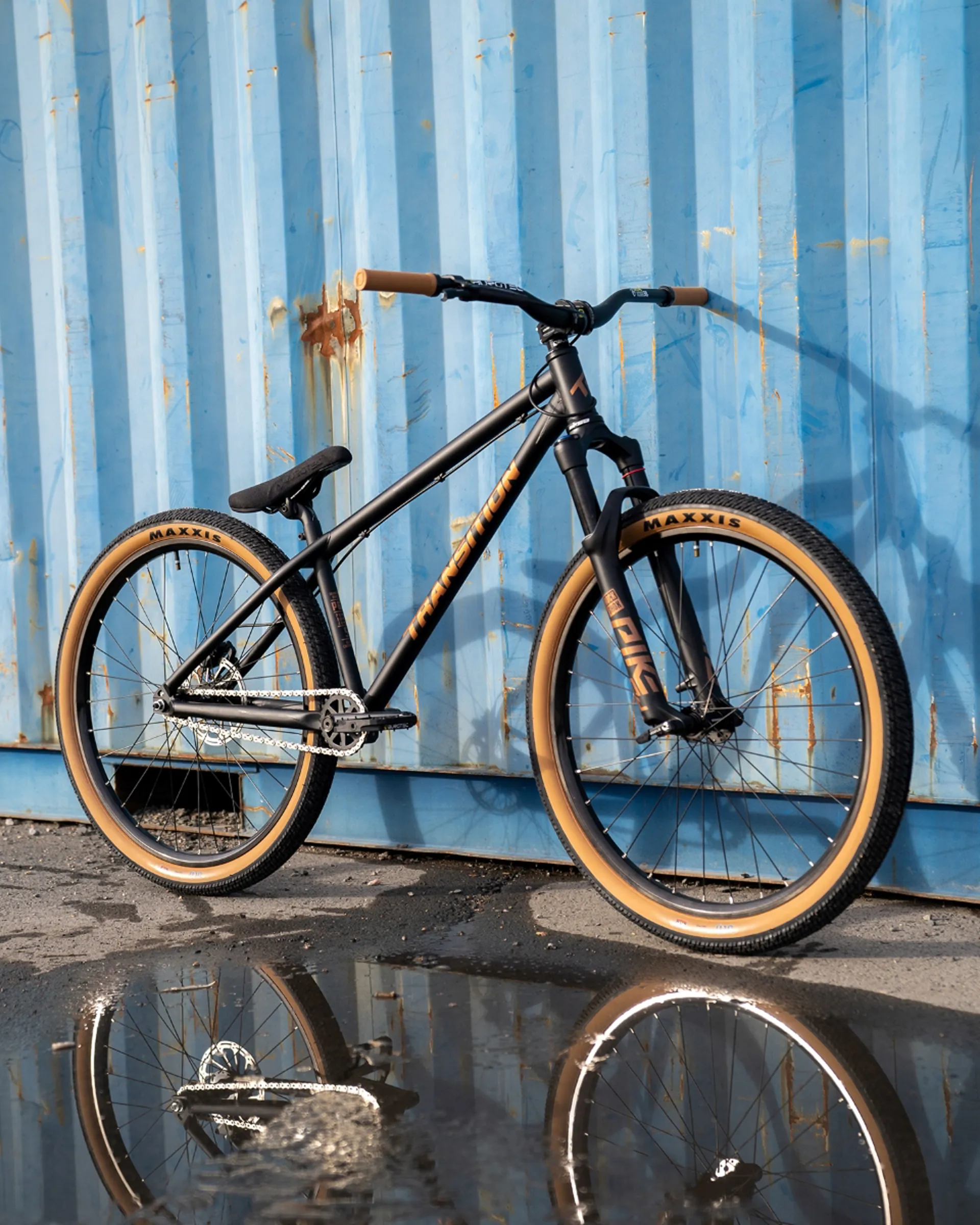 /images/myimages/leisure-lakes-bikes-burgtec-ride-high-50mm-rise-josh-bryceland-signature-alloy-handlebar-3.jpg?width=1920