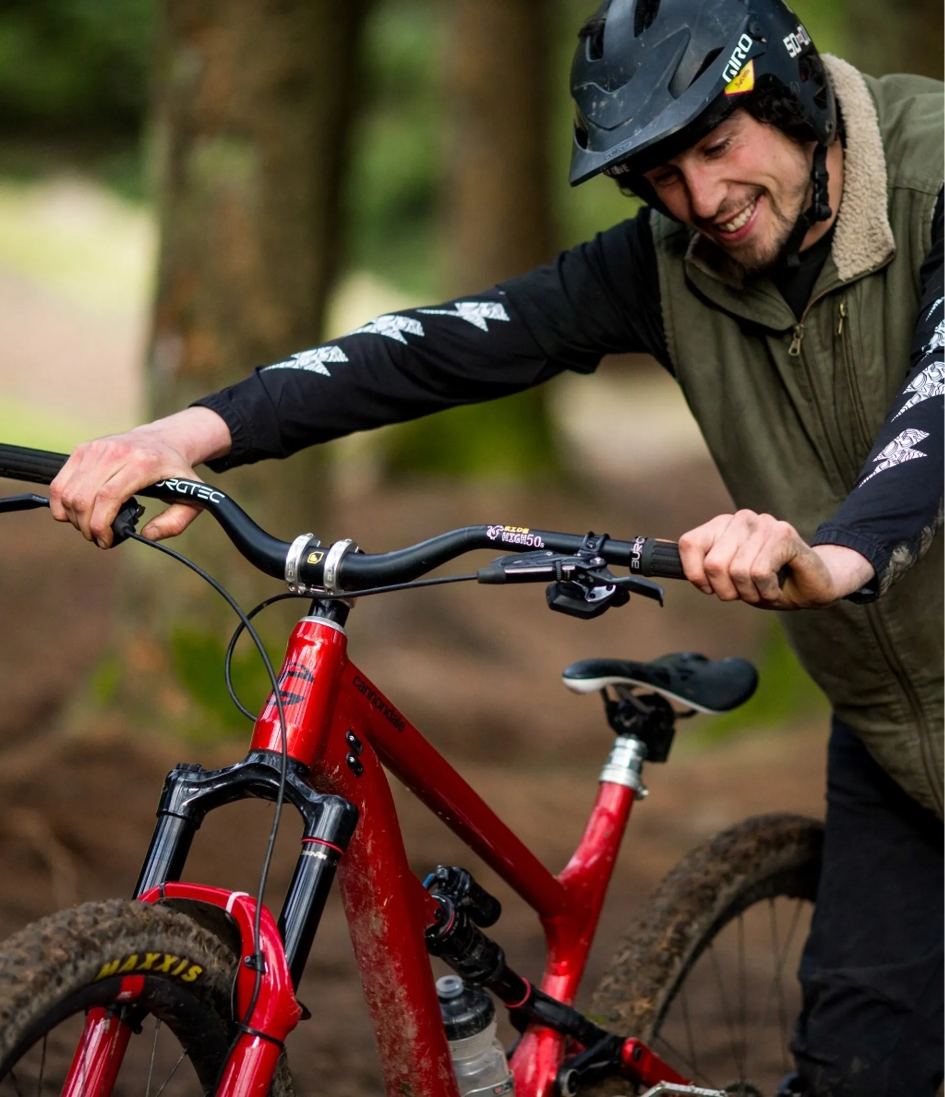 /images/myimages/leisure-lakes-bikes-burgtec-ride-high-50mm-rise-josh-bryceland-signature-alloy-handlebar-5.jpg?width=1920