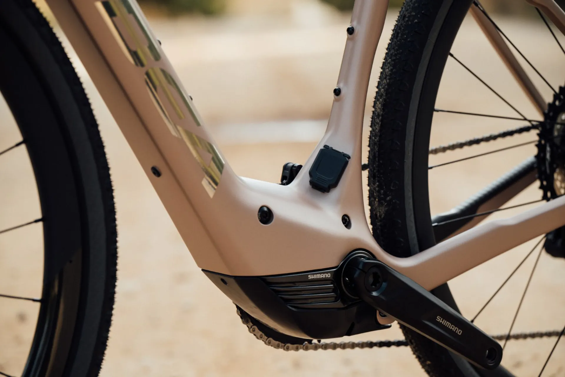 /images/myimages/orbea-denna-m10i-electric-gravel-bike-2025-0.jpg?width=1920