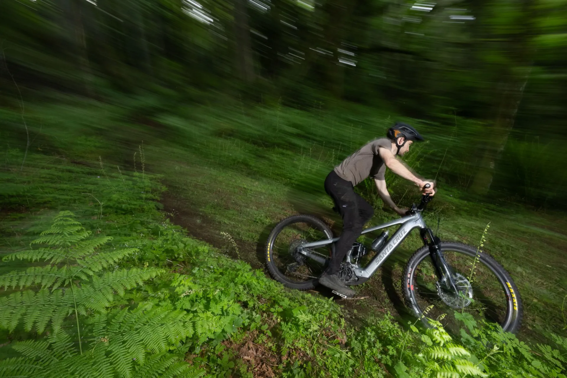 /images/myimages/santa-cruz-vala-al-deore-electric-bike4.jpg?width=1920