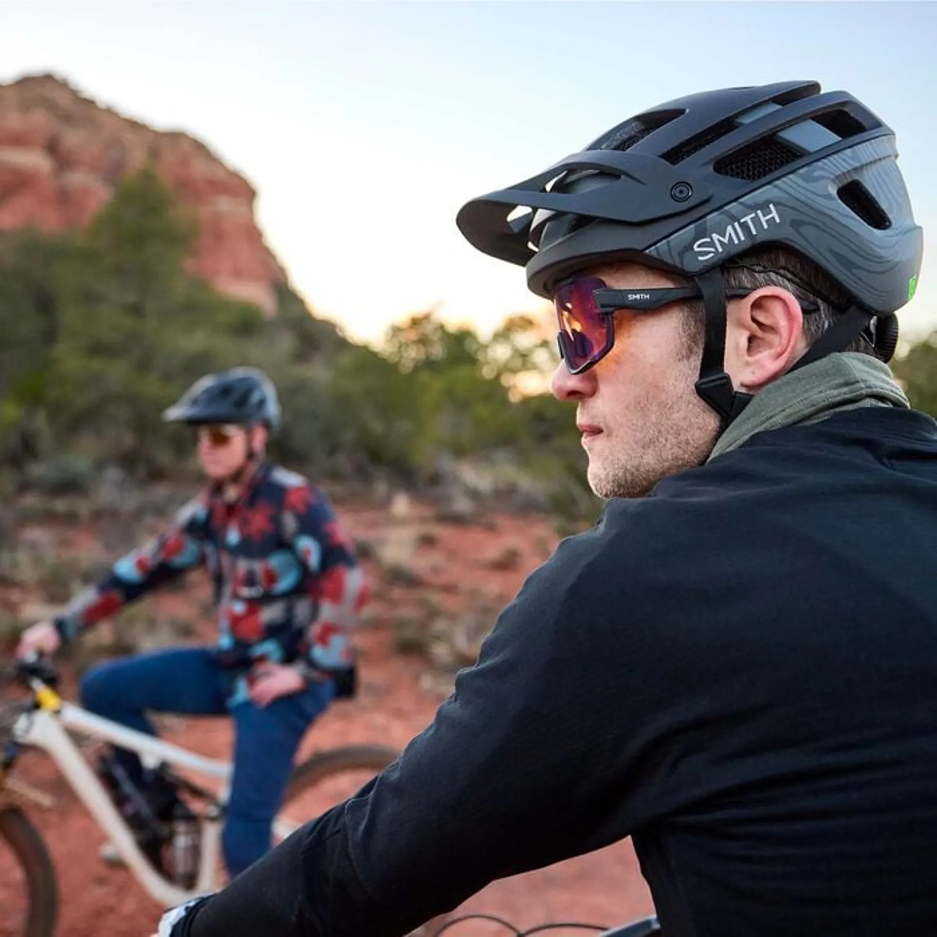 /images/myimages/smith-forefront-2-mips-aleck-mtb-helmet-matte-black-topo-4.png?width=1920