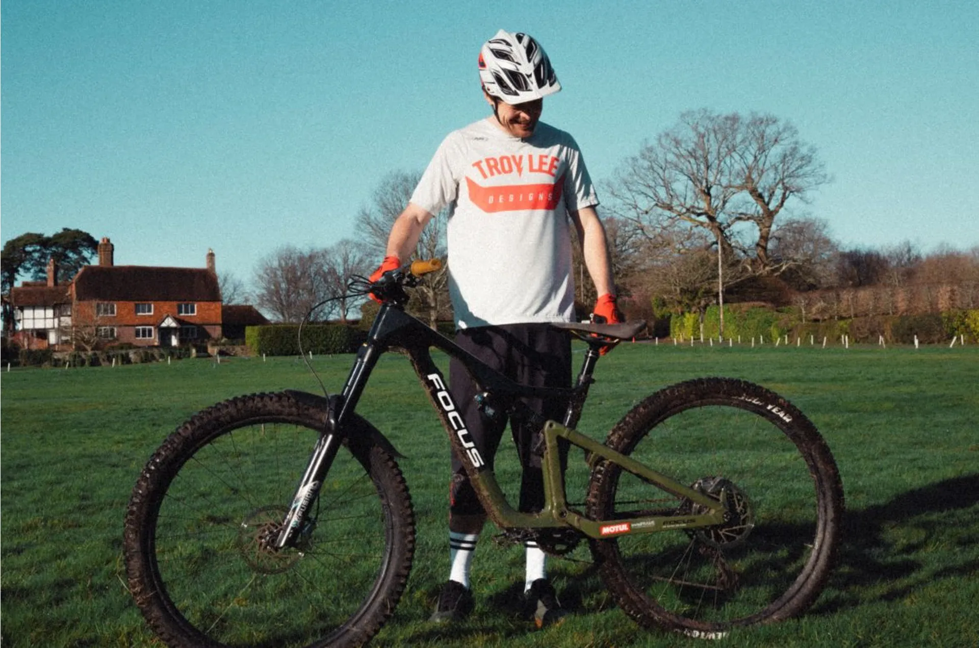 /images/myimages/troy-lee-designs-a3-mips-mtb-helmet-leisurelakesbikes-1.jpg?width=1920