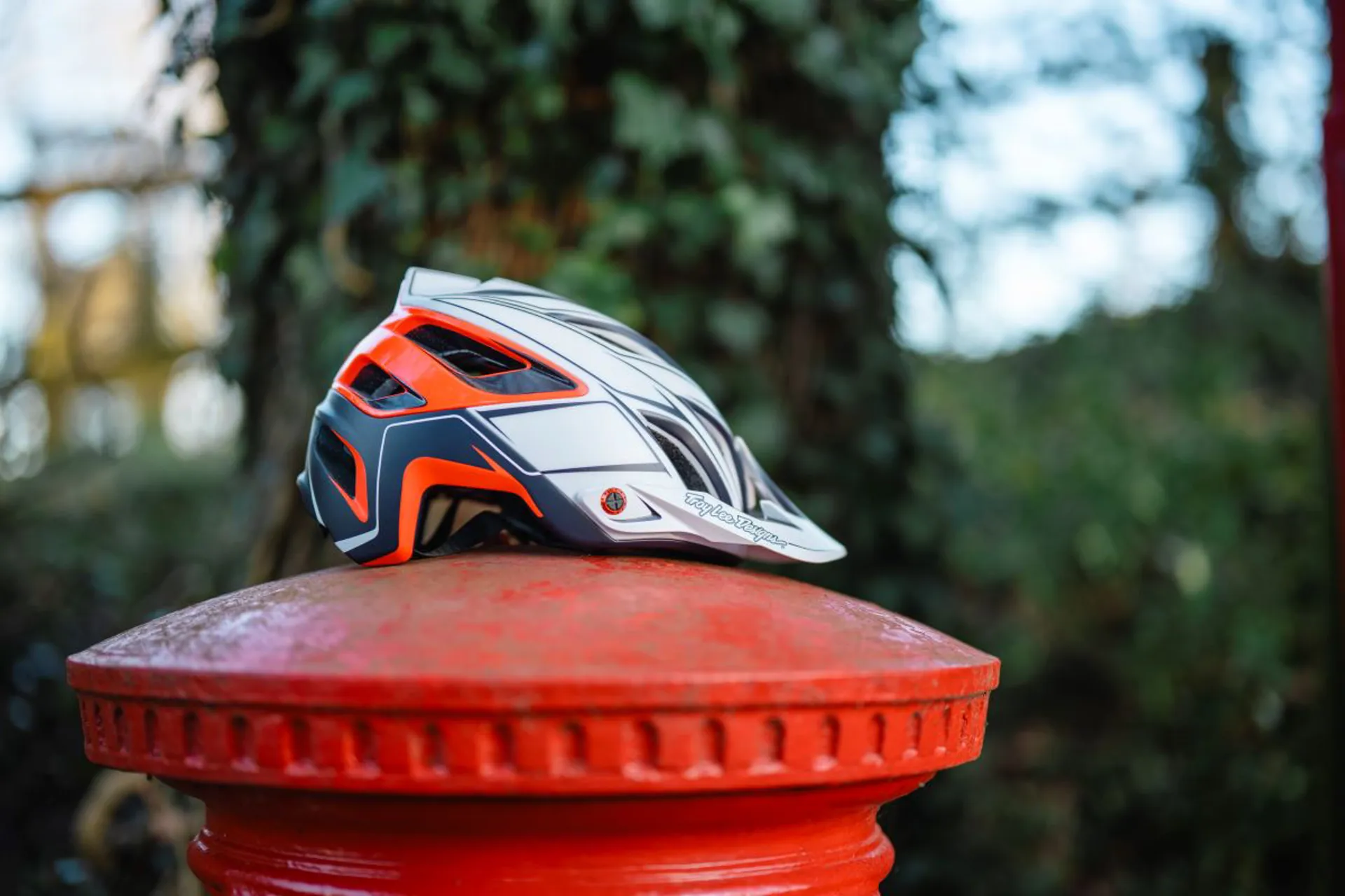 /images/myimages/troy-lee-designs-a3-mips-mtb-helmet-leisurelakesbikes-4.jpg?width=1920