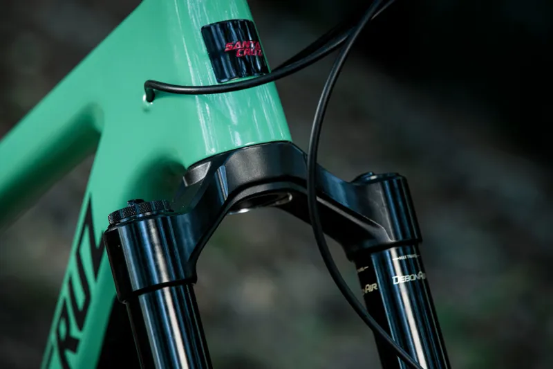 Rockshox Zeb Ultimate Charger 2.1 RC2 27.5in 15x110 Boost Forks Black-5