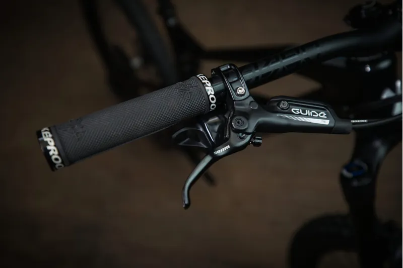 Nukeproof Mega 275 Pro GX 27.5 Carbon Mountain Bike 2020 Black/grey-4