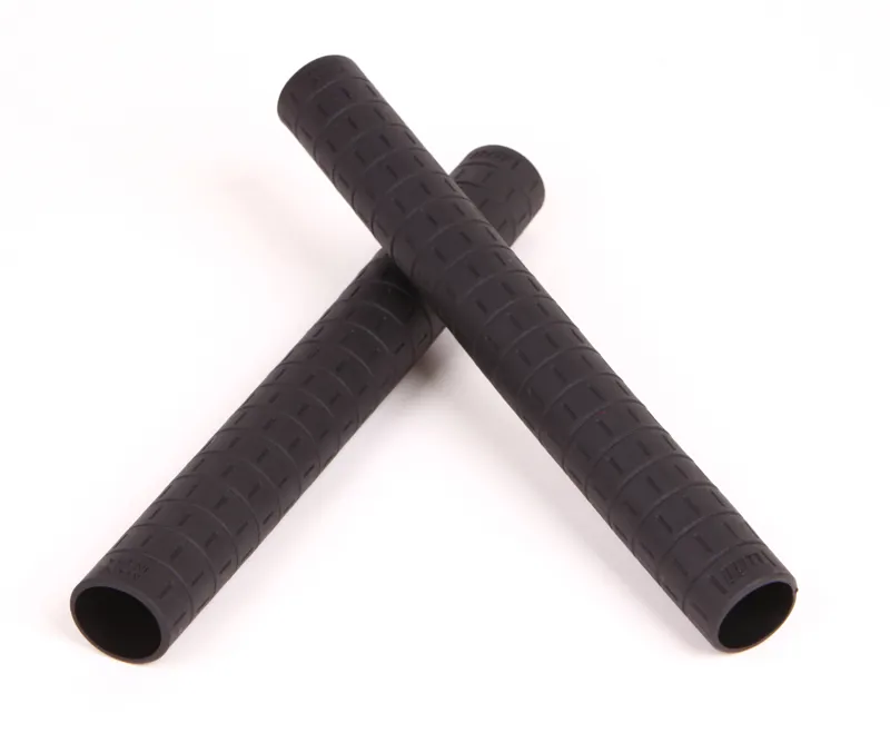 ODI Lite Aero Handlebar Grips 200mm Black-1