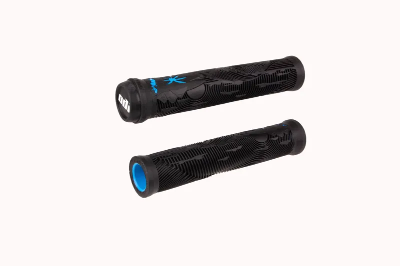 ODI Hucker BMX No Flange Handlebar Grips 160mm 160mm Black/Blue-1