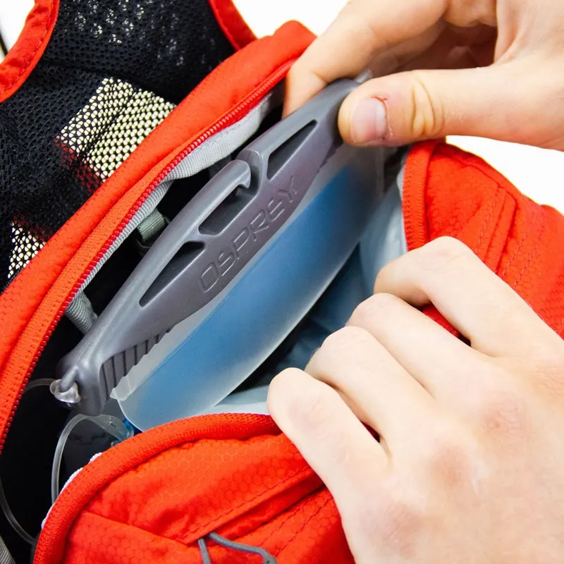 Osprey Syncro 12 Backpack Firebelly Red-4