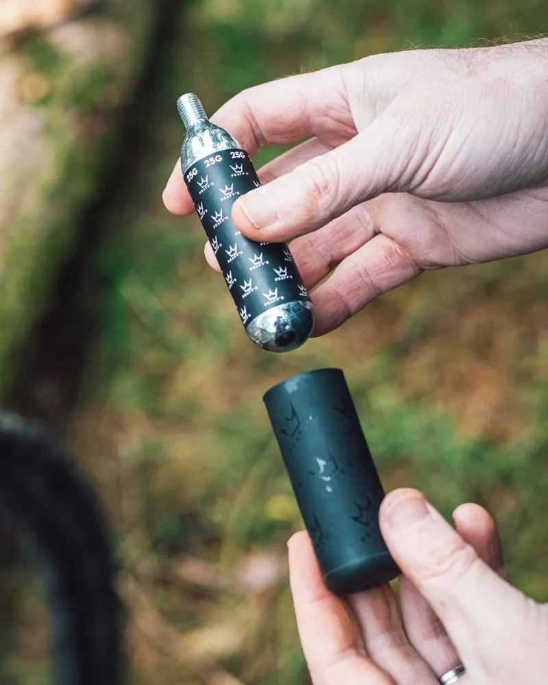 Peatys Holeshot Road/Gravel Co2 Cartridge Refill 5 Pack 16g-1