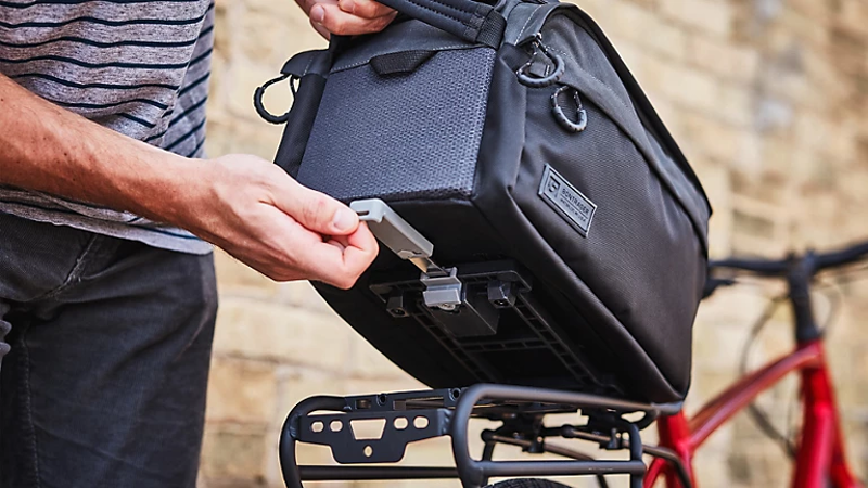 Bontrager Trek M.I.K Utility Bag incl.Panniers 36litre/Black-5