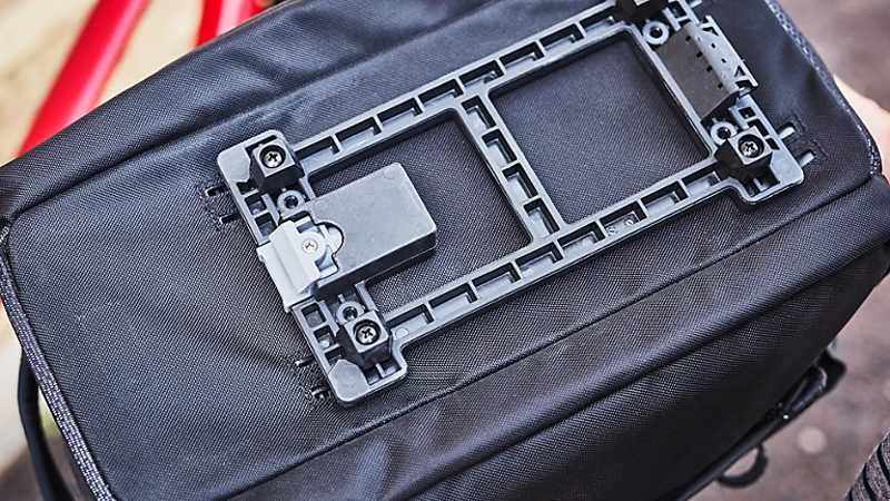 Bontrager Trek M.I.K Utility Bag incl.Panniers 36litre/Black-6