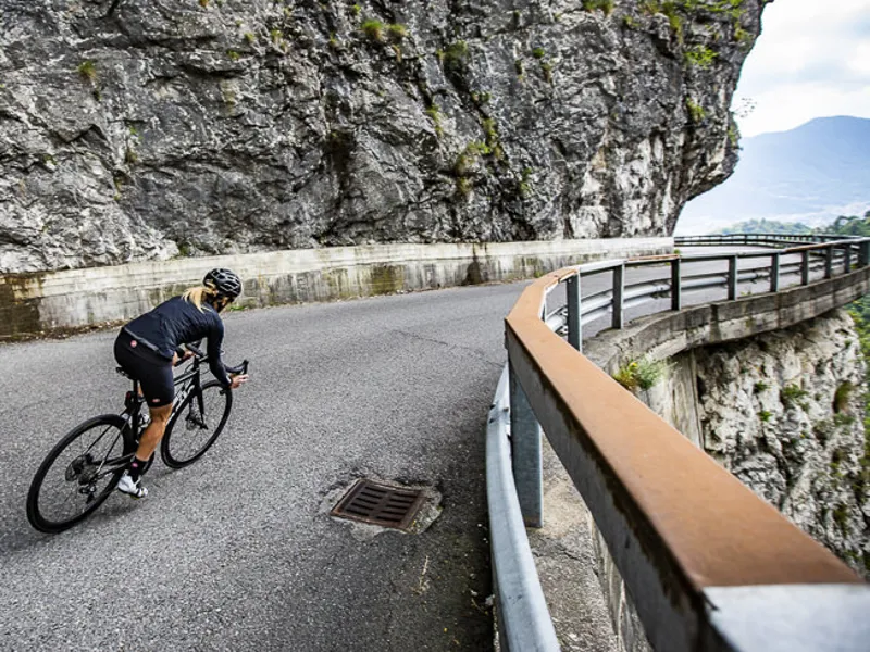 Castelli Perfetto RoS Light Women's SS Road Jersey Light Black-2