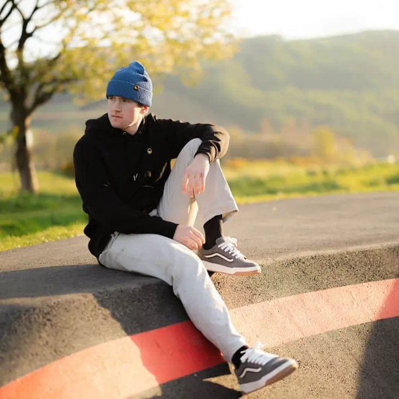 Burgtec Smugglers Beanie Blue Speckle-4