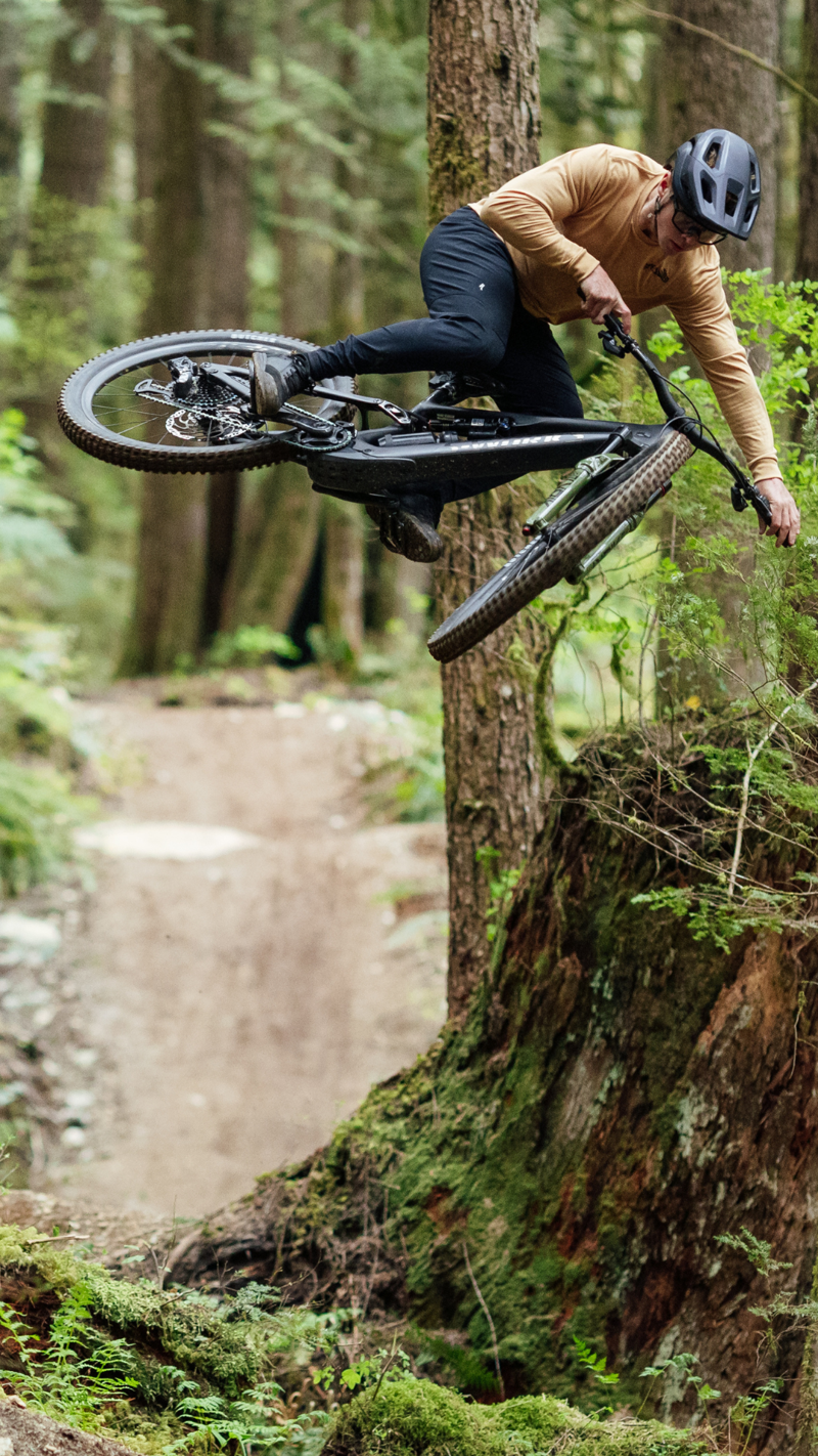 Specialized Levo SL S-Works Carbon Electric Bike 2023 Gloss White/Gunmetal/Silver Dust-11