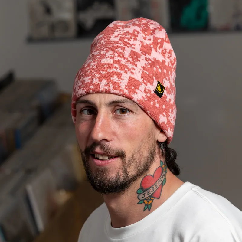 Burgtec Rizz Beanie Cranberry-5