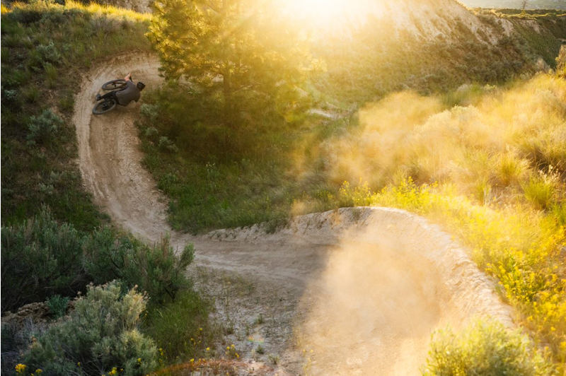 Specialized Levo SL S-Works Carbon Electric Bike 2023 Gloss White/Gunmetal/Silver Dust-9