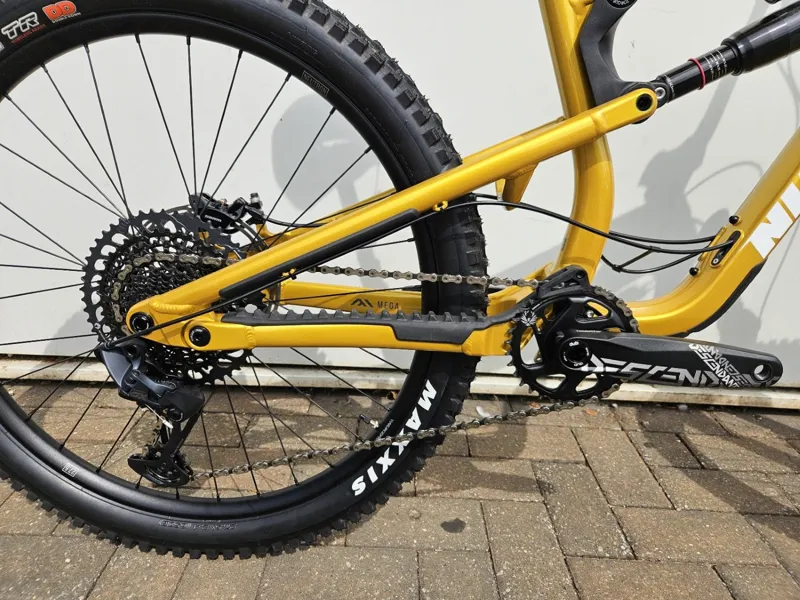 2nd Hand Nukeproof Mega 297 Pro Alloy Medium Mountain Bike 2023 Tumeric Yellow-3