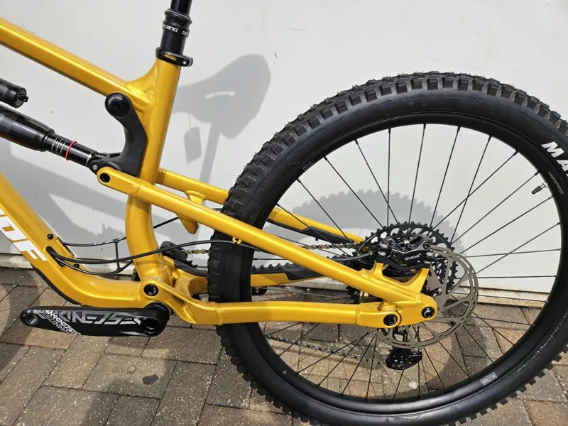 2nd Hand Nukeproof Mega 297 Pro Alloy Medium Mountain Bike 2023 Tumeric Yellow-5