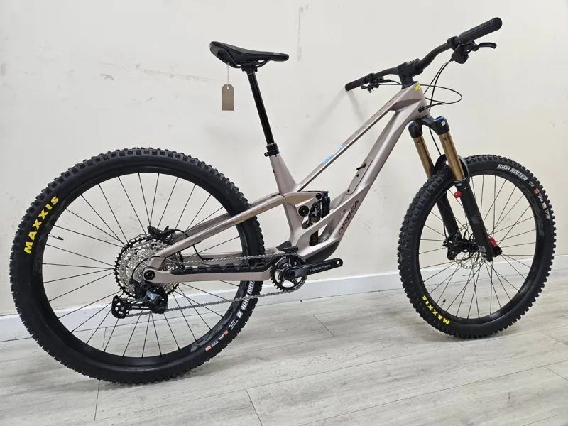 Ex Display Orbea Rallon E10 Large Mountain Bike 2026 Nickel Matt/Nickel Chrome Gloss-1