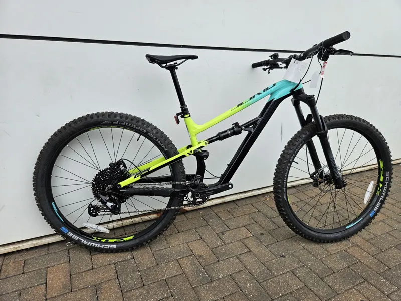 Ex Display Polygon Siskiu T7 29er Large Mountain Bike Black/Green