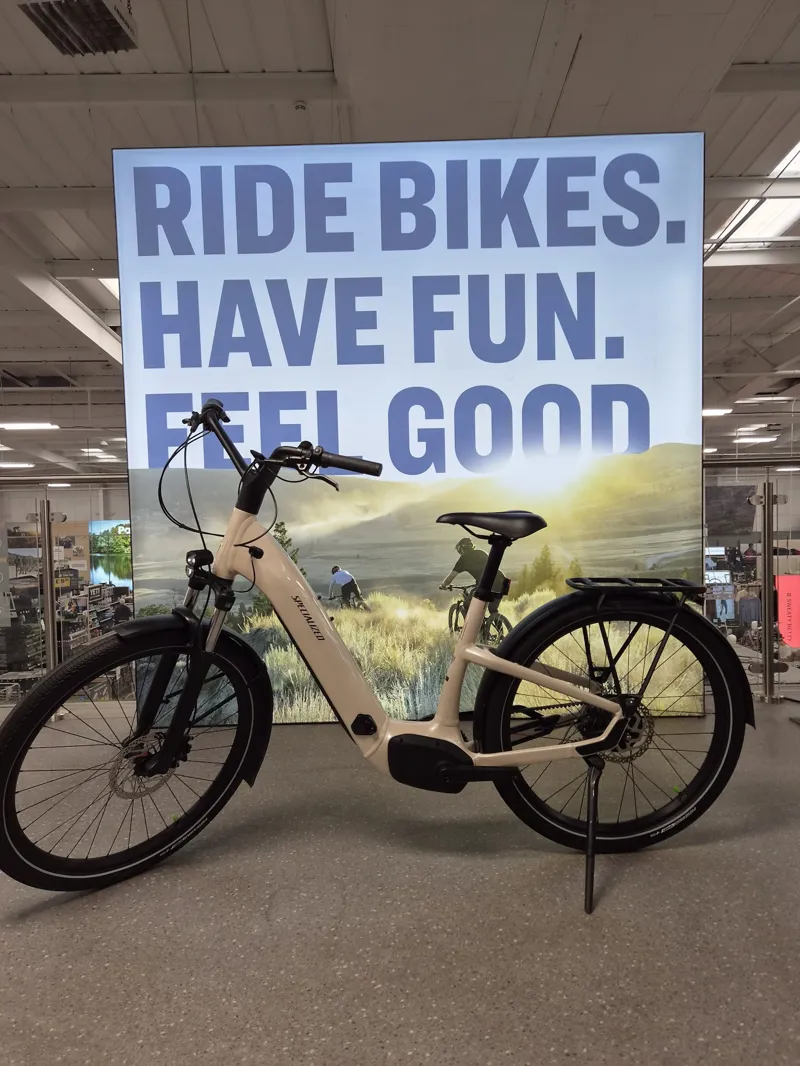 2nd Hand Specialized Como Medium Electric Bike 2022 Cream Beige Coral-1