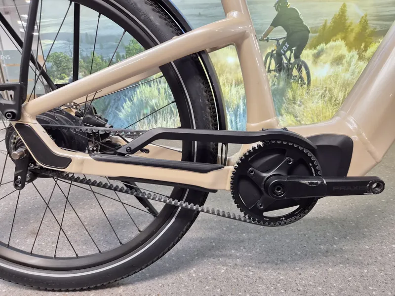 2nd Hand Specialized Como Medium Electric Bike 2022 Cream Beige Coral-2