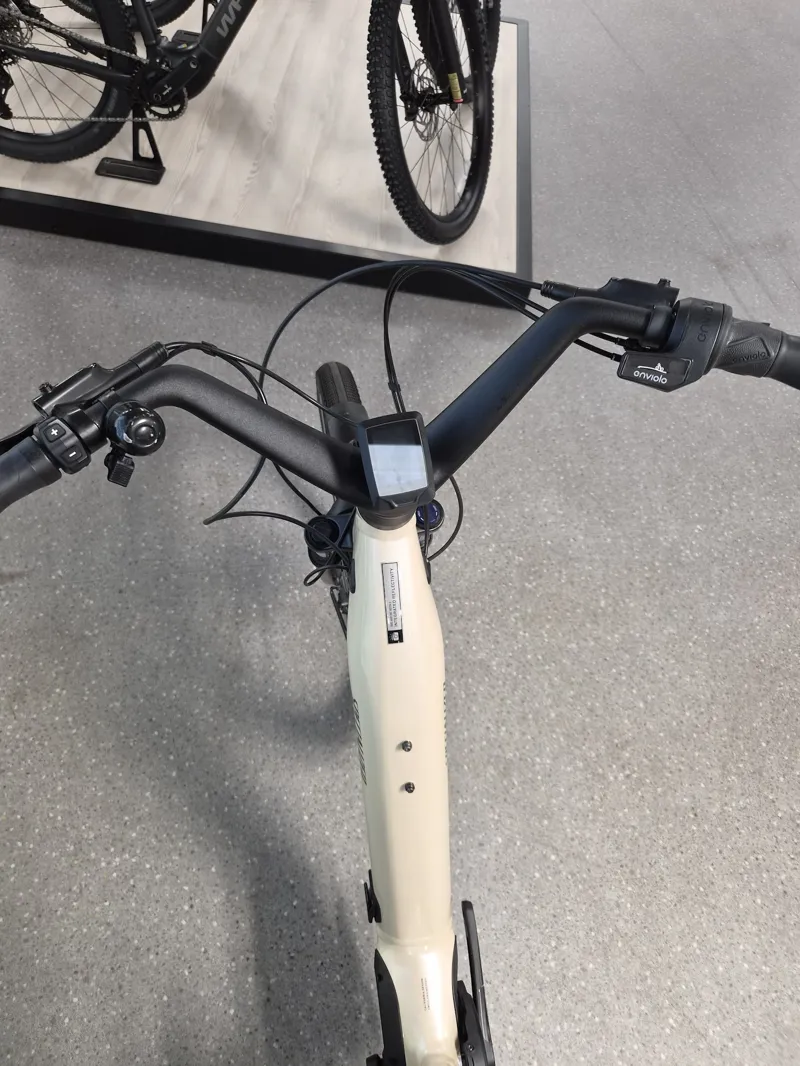 2nd Hand Specialized Como Medium Electric Bike 2022 Cream Beige Coral-3