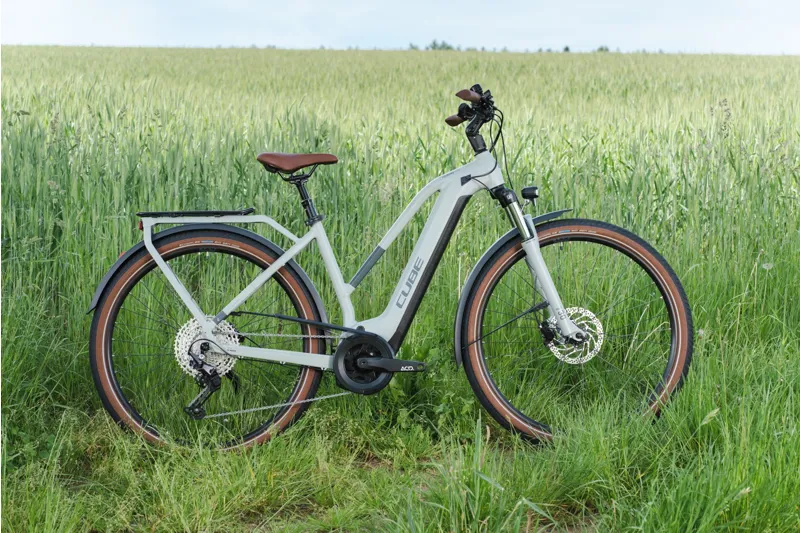 Cube Touring Hybrid Pro 625 Trapeze Electric Bike Lunar/Grey-1