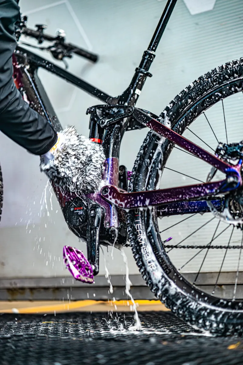 GTECHNIQ Microfibre Wash Mitt-7