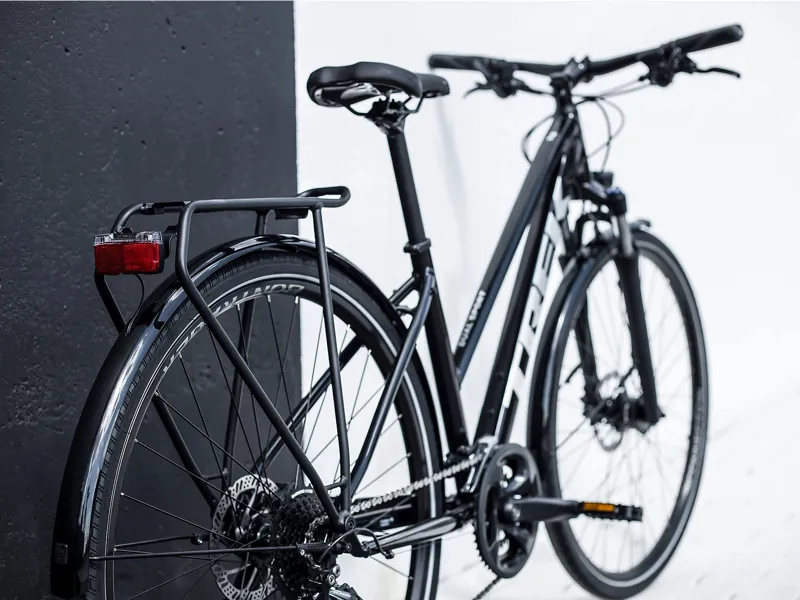 Trek Dual Sport 2 Equipped Hybrid Bike 2022 Trek Black-2