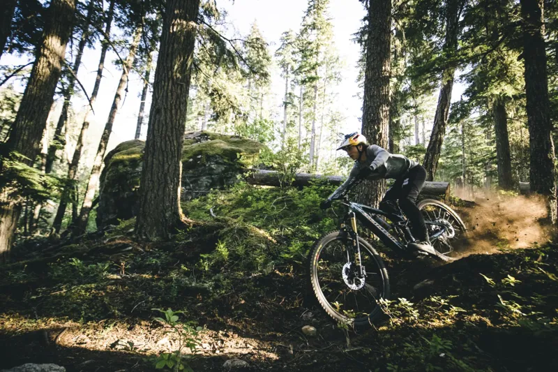 Santa Cruz Vala C GX AXS Electric Bike 2025 Midnight Green-3