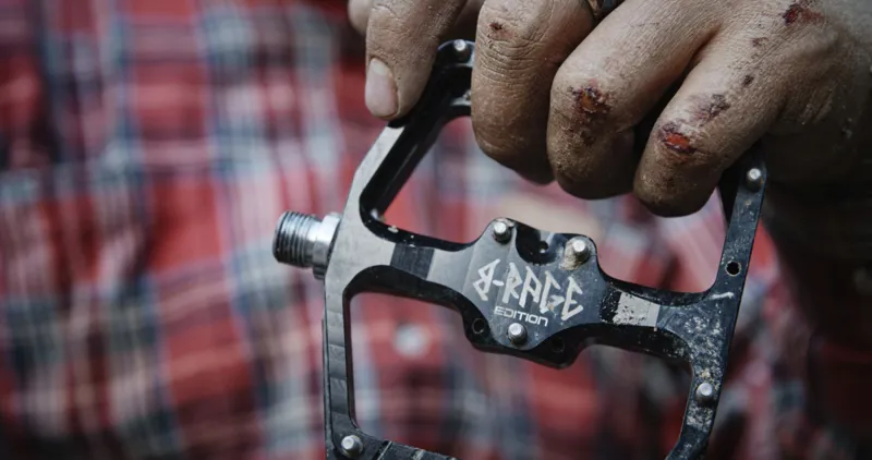 Burgtec Penthouse Flat MK5 B-Rage Edition Pedals Kash Bronze-9