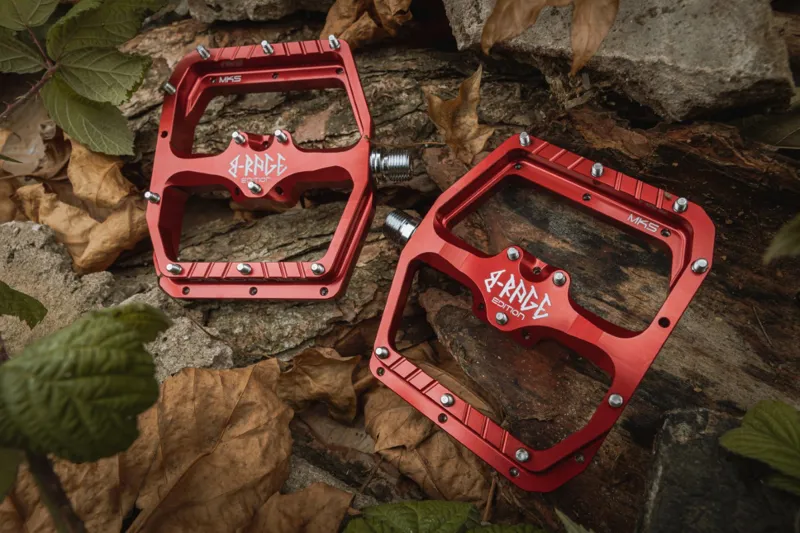 Burgtec Penthouse Flat MK5 B-Rage Edition Pedals Iron Bro Orange-1