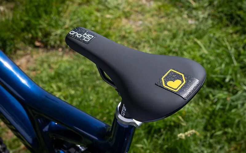 Burgtec The Cloud DH Saddle Black-7