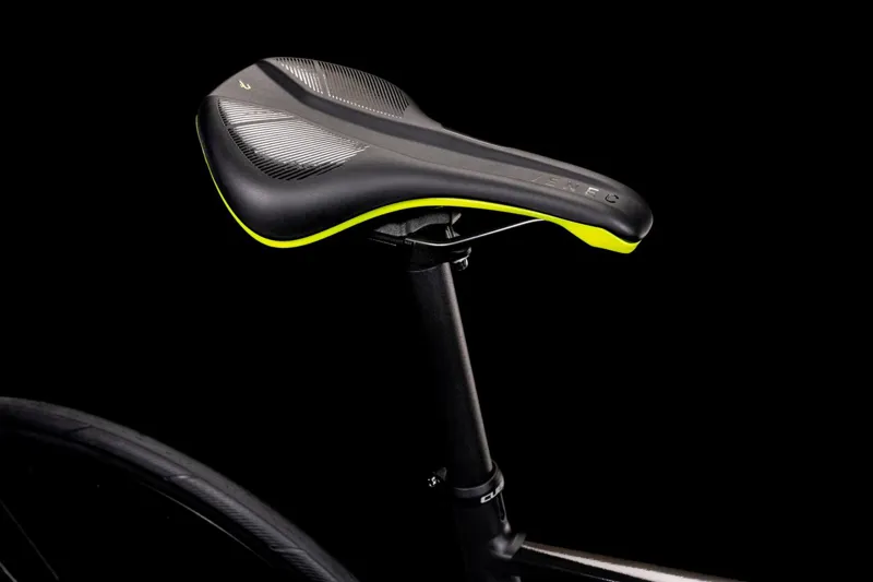 Cube Attain Race Road Bike 2022 Black/White-4