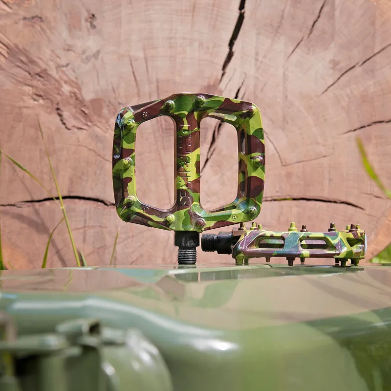DMR V6 MTB Flat Pedals Camo Green-7