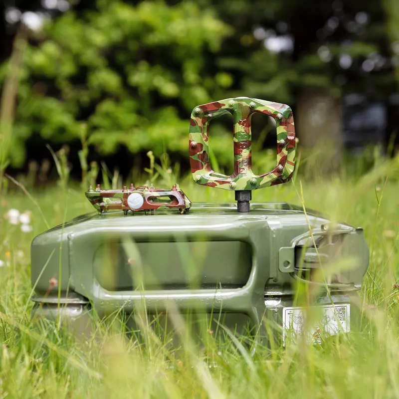 DMR V6 MTB Flat Pedals Camo Green-5