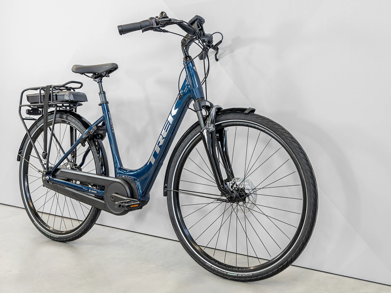 Trek District+ 2 Lowstep 300WH Electric Bike 2023 mulsanne Blue -1