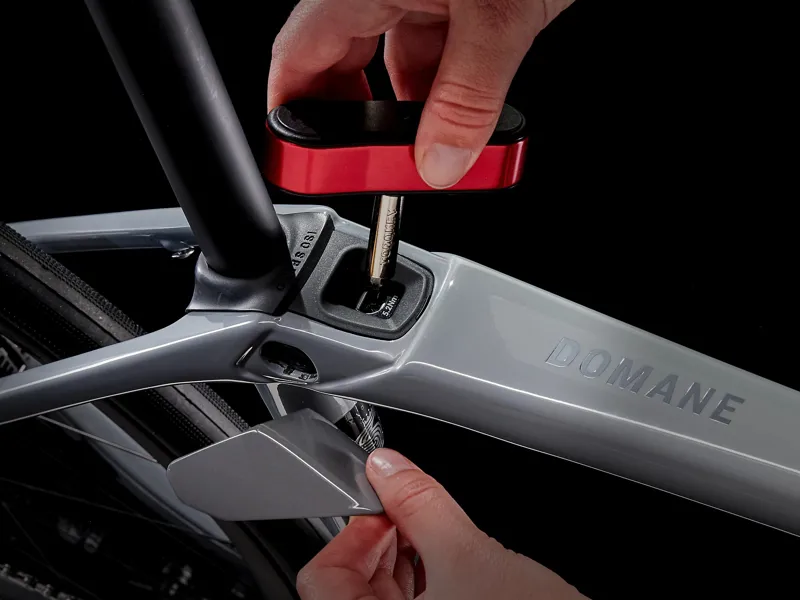 Trek Domane SL 7 eTap Gen 4 Road Bike 2023 Gravel-9