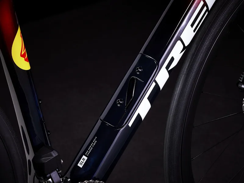 Trek Domane SLR 6 Gen 4 Road Bike 2024 Metallic Red Smoke/Blue Smoke Fade-3