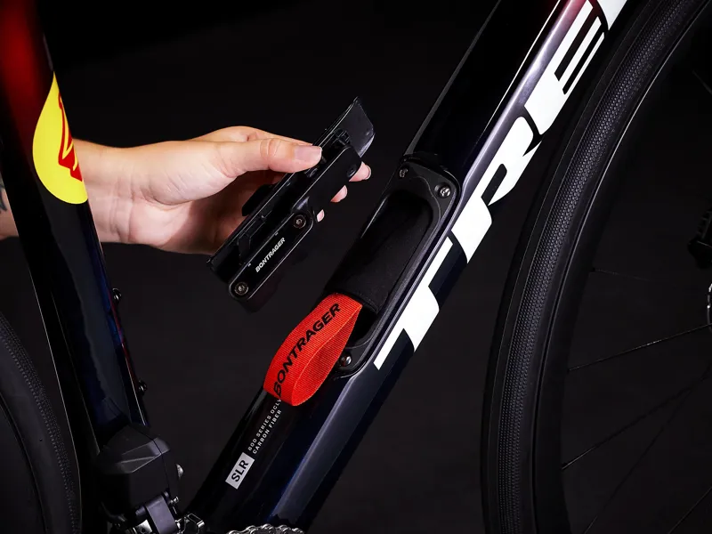 Trek Domane SLR 6 Gen 4 Road Bike 2024 Metallic Red Smoke/Blue Smoke Fade-4