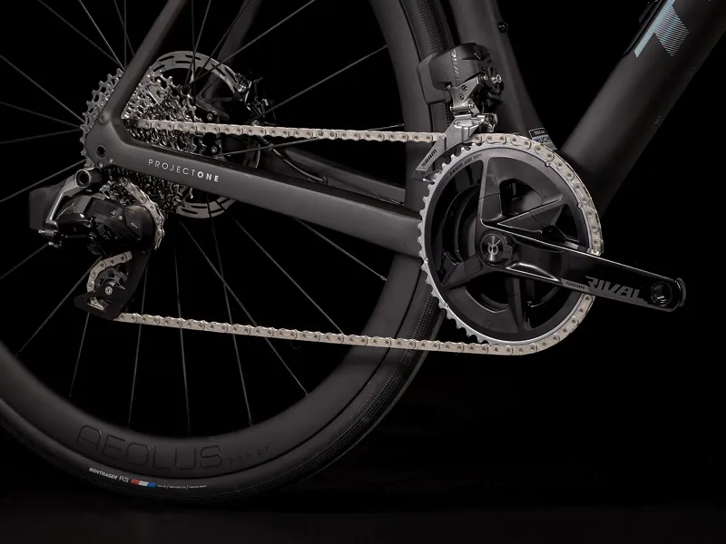 Trek Domane SLR 6 eTap Gen 4 Road Bike 2024 Deep Smoke-10