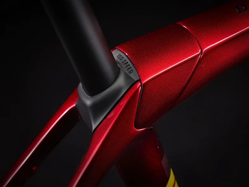 Trek Domane SLR 6 eTap Gen 4 Road Bike 2024 Metallic Red Smoke/Blue Smoke Fade-6