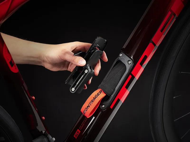 Trek Domane SLR 6 eTap Gen 4 Road Bike 2024 Metallic Red Smoke/Red Carbon Smoke-4