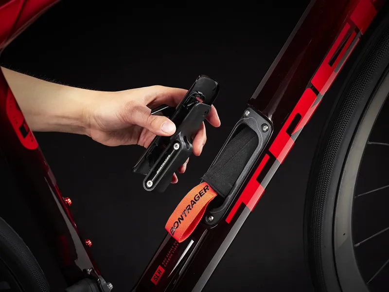 Trek Domane SLR 7 eTap Gen 4 Road Bike 2023 Metallic Red Smoke/Red Carbon Smoke-4