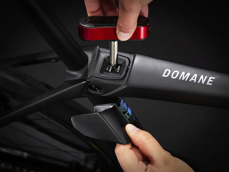 Trek Domane SLR 9 Gen 4 Road Bike 2024 Deep Smoke-7