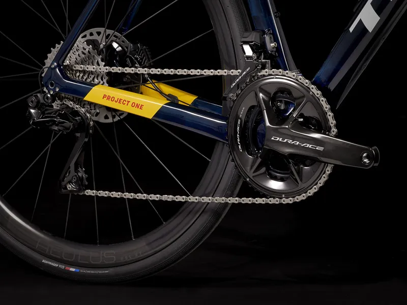 Trek Domane SLR 9 Gen 4 Road Bike 2024 Metallic Red Smoke/Blue Smoke Fade-10