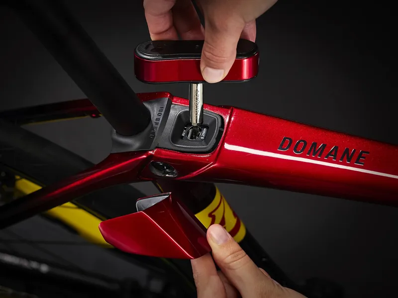 Trek Domane SLR 9 E tap Gen 4 Road Bike 2024 Team Replica Metalic Red Smoke/Blue Smoke Fade-9