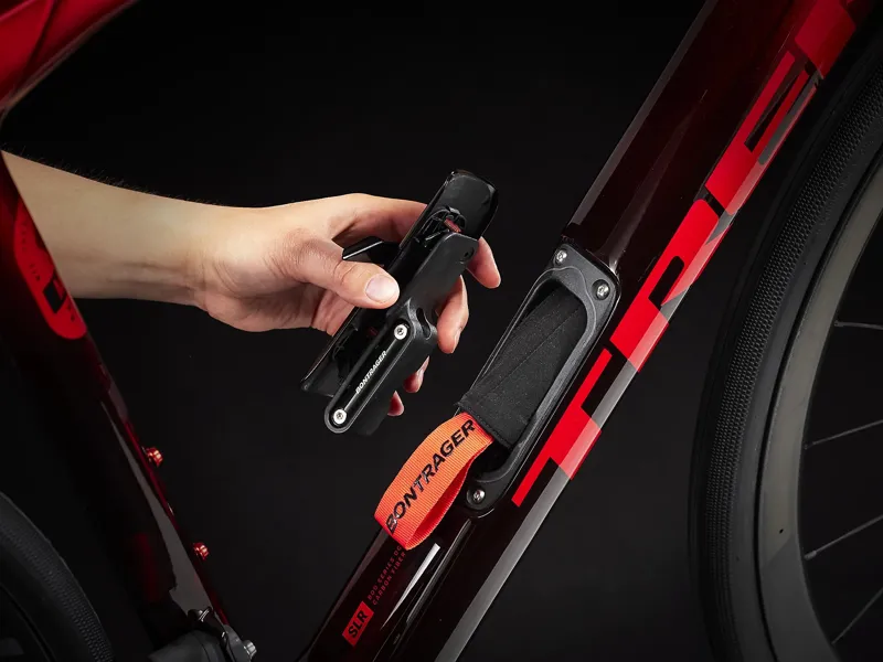 Trek Domane SLR 9 E tap Gen 4 Road Bike 2024 Red Smoke/Carbon Red Smoke-4